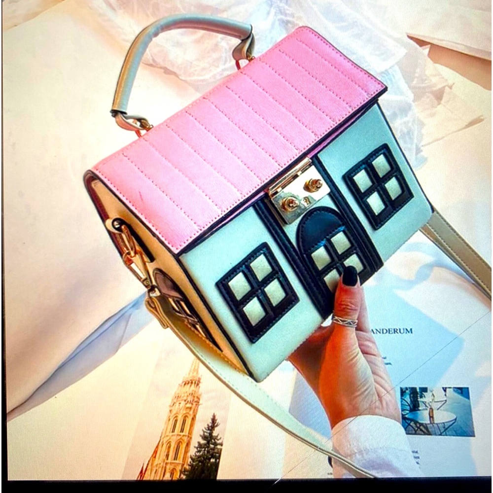 House-Shaped bag ( beige, pink, brown)